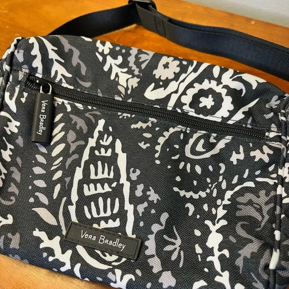 Vera Bradley Paisley, black and white Noir belt bag - Picture 2 of 8